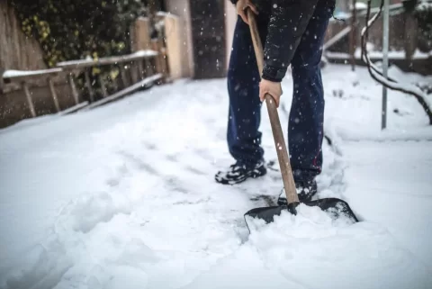 Common-Snow-Shoveling-Injuries